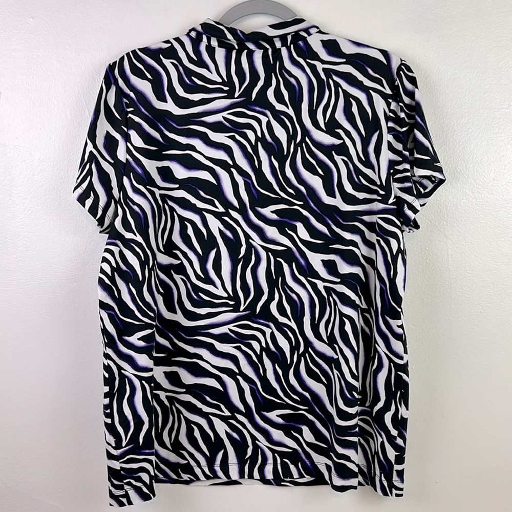 Chico’s Women US 16/18 XL Stretchy Half Zip Collar Short Sleeve Zebra Print Top - Picture 2 of 8